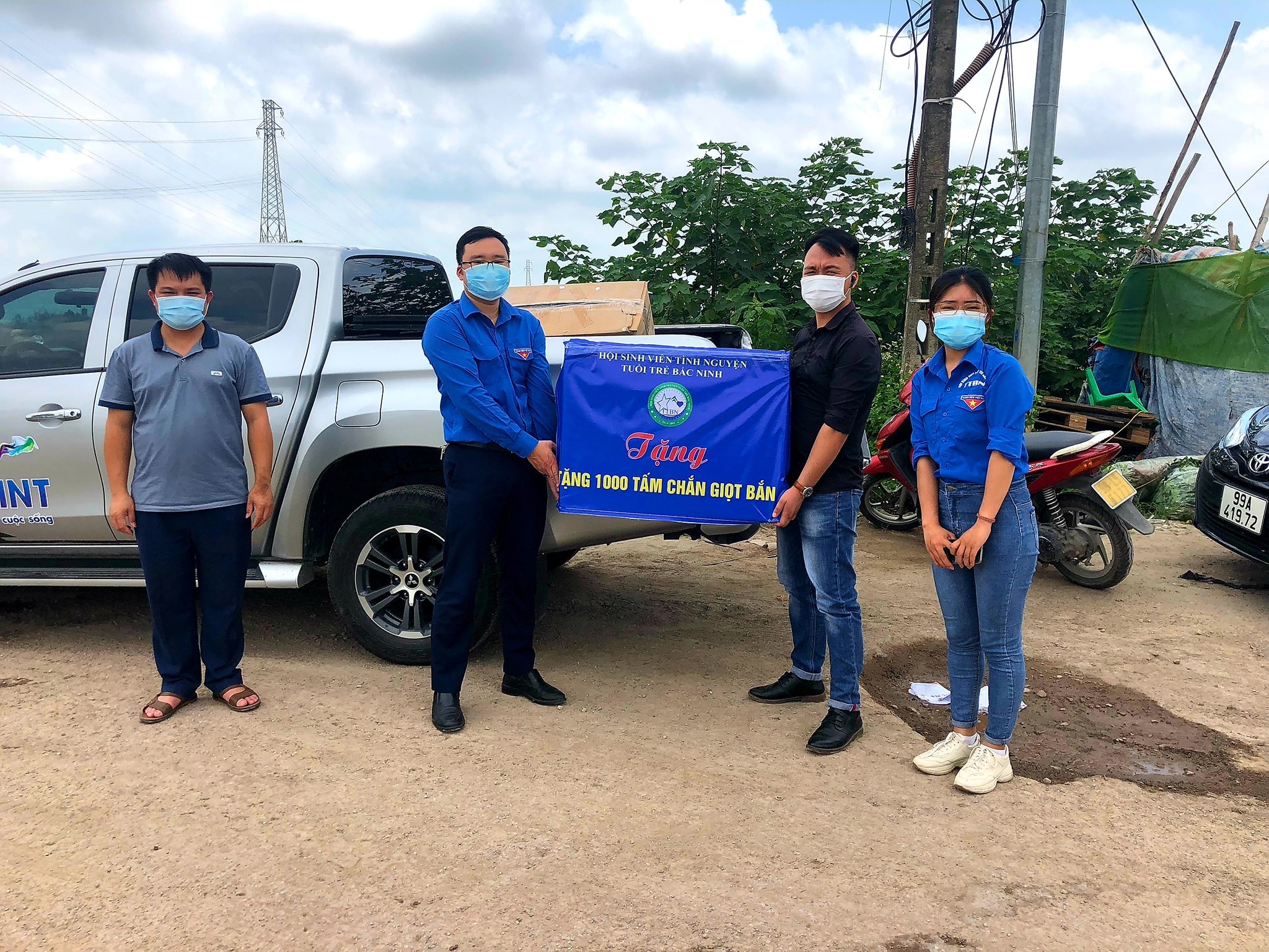 Lam 3.500 tam chan giot ban tang can bo kiem dich o Bac Ninh anh 2