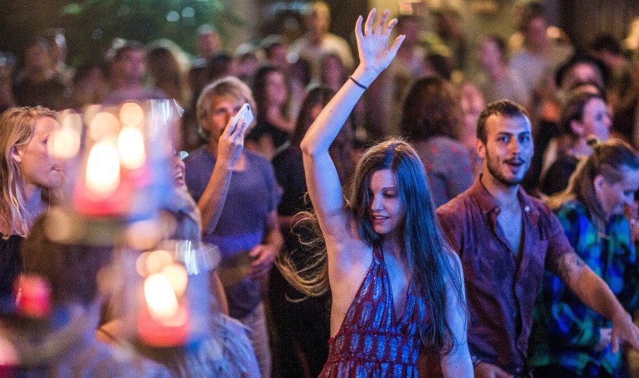 Bali dau dau voi tinh trang du khach quay clip nong anh 1