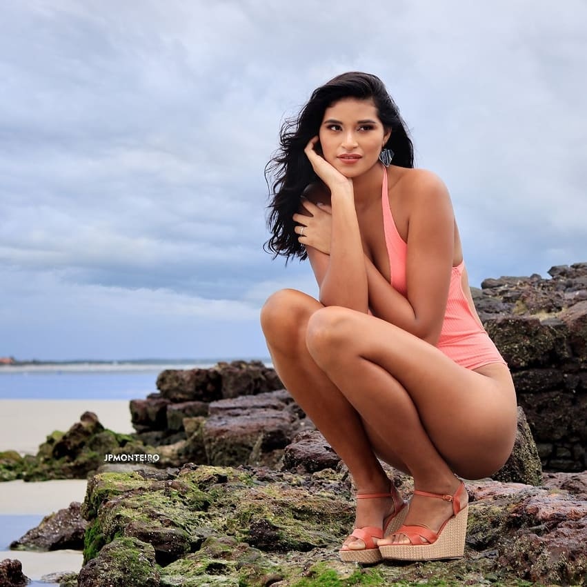 Co gai cao 2 m ket hon voi chong thap be anh 10