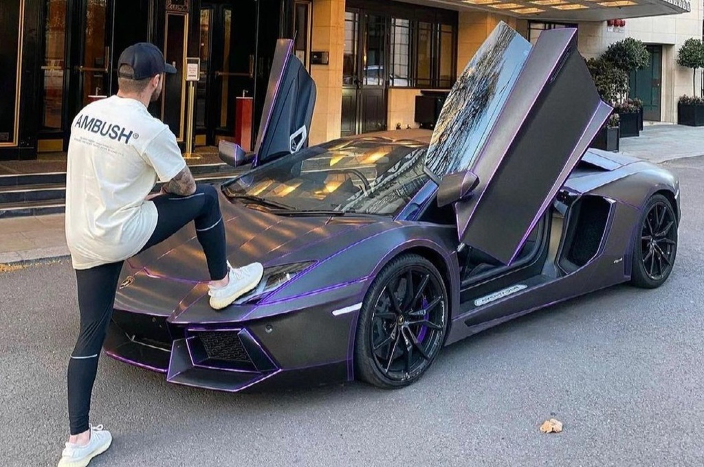 nha giau do tien mua sieu xe Lamborghini anh 1