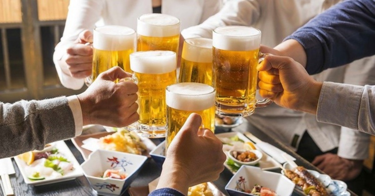 Cuộc vui nhậu nhẹt lây lan Covid-19 trên bàn ăn ảnh 1 Cuoc vui nhau nhet lay lan Covid-19 tren ban an anh 1
