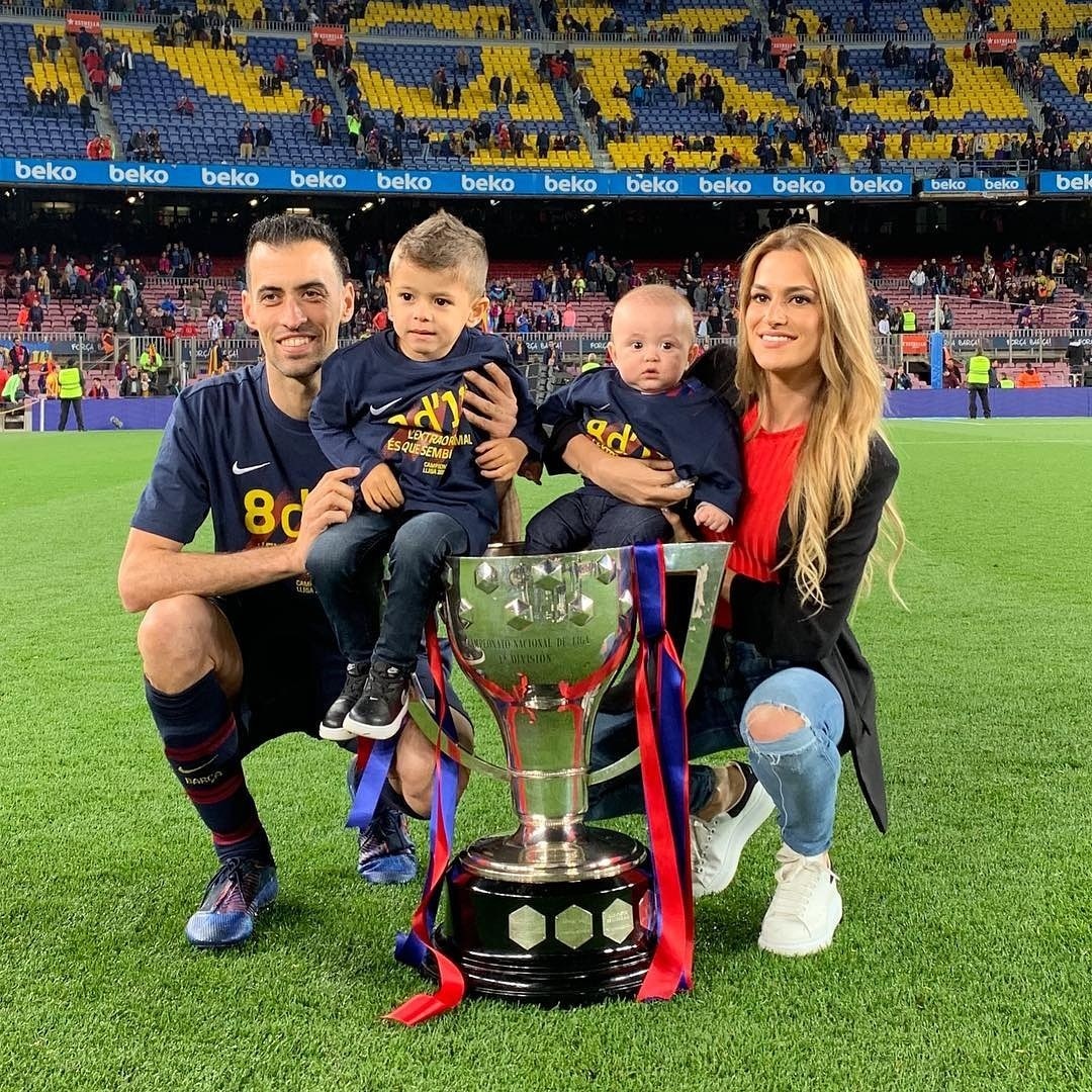 tinh yeu ben vung cua cac cau thu tuyen Tay Ban Nha anh 11