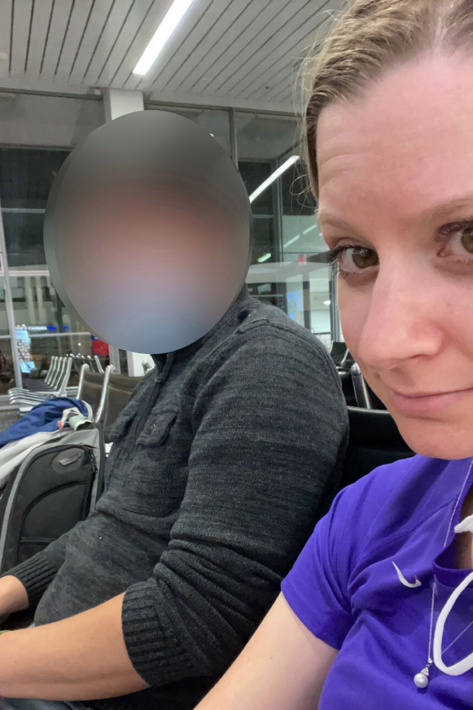 hai co gai di du lich voi nhau sau khi phat hien yeu chung mot nguoi anh 4