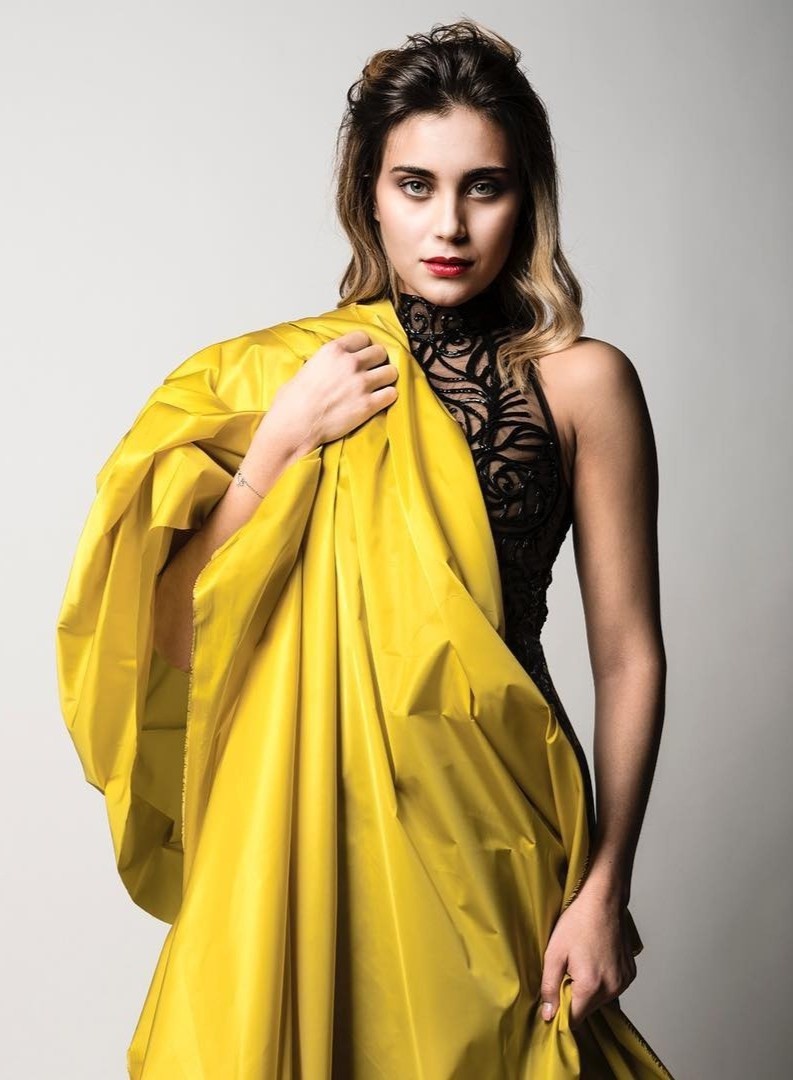 Bạn gái hoa hậu của tiền vệ tuyển Italy ảnh 5 Ban gai hoa hau cua tien ve tuyen Italy anh 5