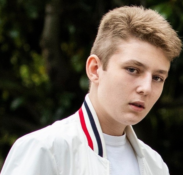 Ngoại hình thay đổi của Barron Trump ảnh 2 Ngoai hinh thay doi cua Barron Trump anh 2