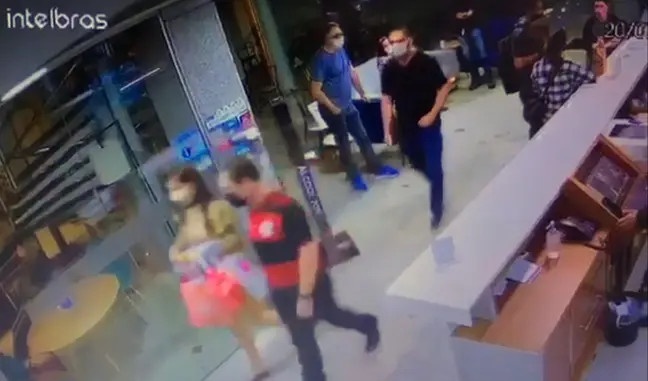 nguoi dep Brazil bi bat giu vi buon ma tuy anh 2