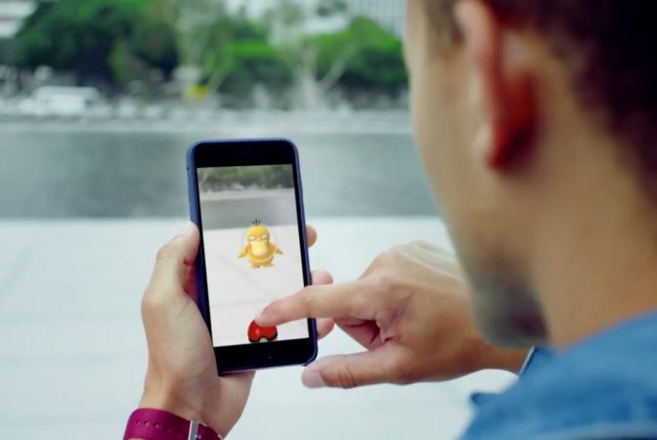 Khong can dam dong tu tap,  mot nguoi ra ngoai cung lam dich bung phat anh 1