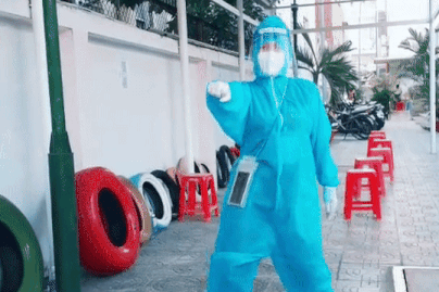 TNV ho tro tiem vaccine ngau hung nhay truoc gio lam viec hinh anh