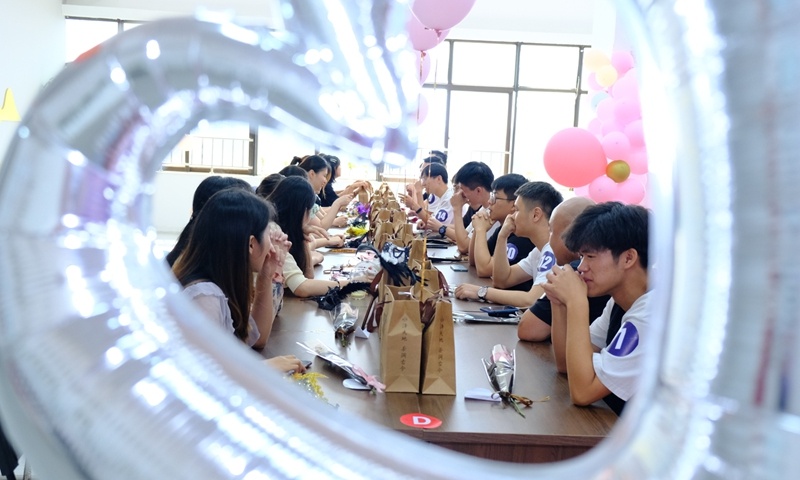 Nguoi tre doc than Trung Quoc hen ho ngay That tich anh 1