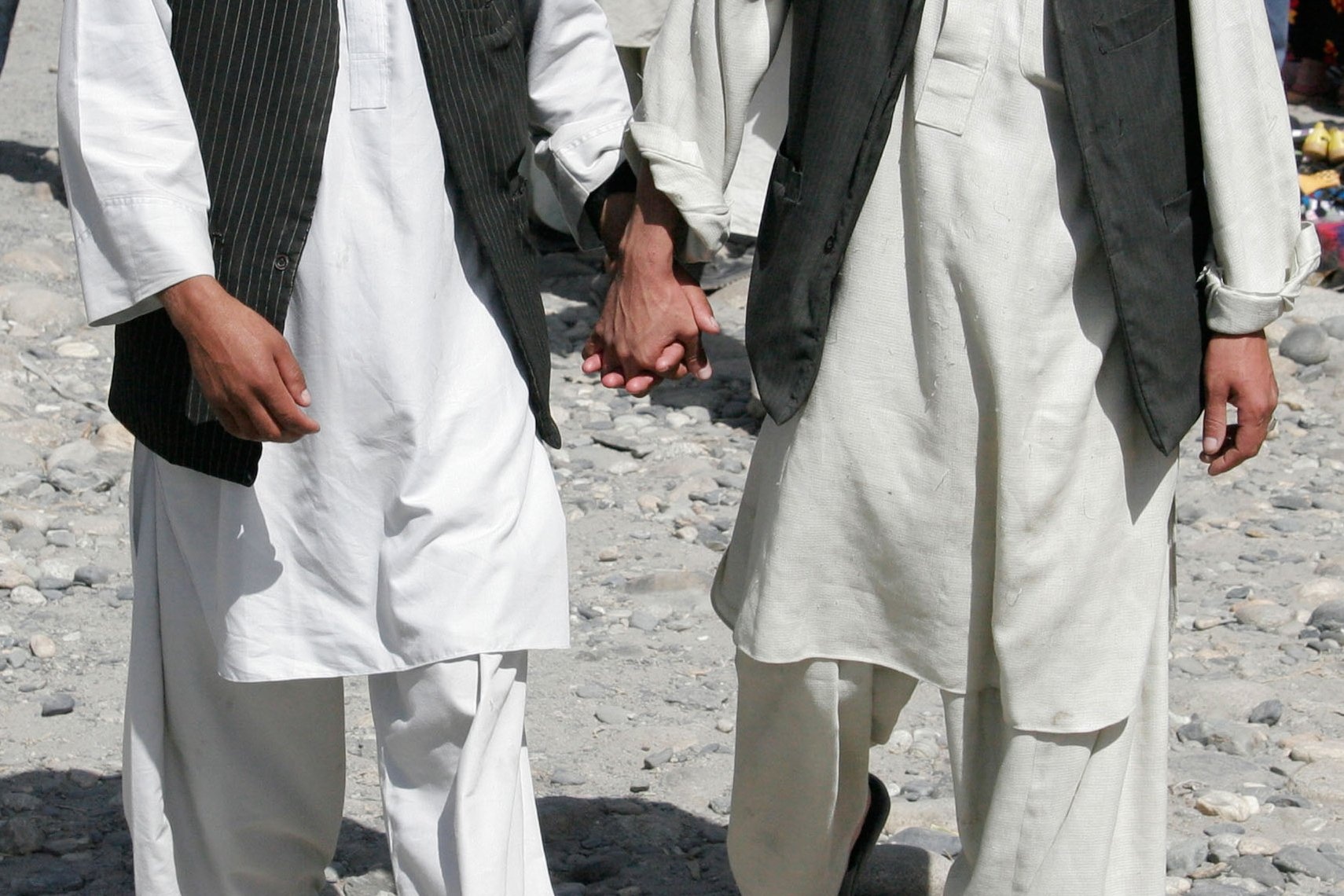 Nguoi dong tinh o Afghanistan: 'Neu bi phat hien, Taliban se giet toi' hinh anh