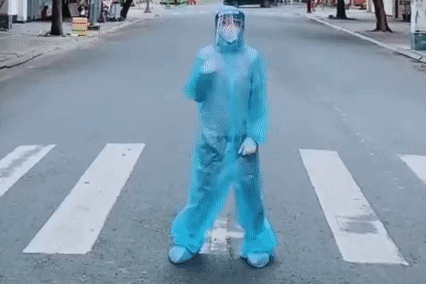 Doi TNV ngau hung nhay sau khi lay mau cho shipper o TP.HCM hinh anh