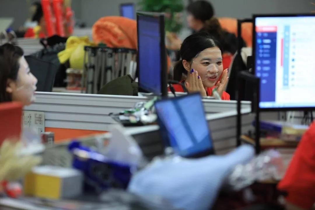 Van hoa 996 thay doi thoi quen dung do hieu cua gioi tre Trung Quoc anh 4