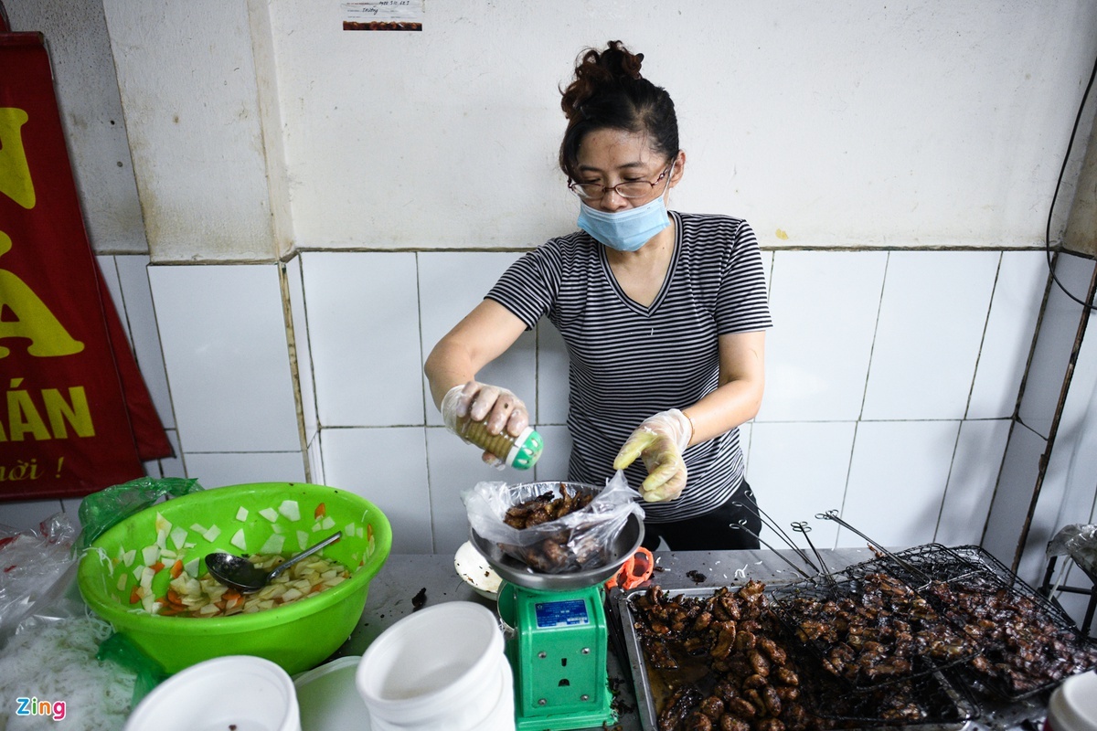 Thoa con them tra sua,  ca phe sau gan 2 thang gian cach anh 6