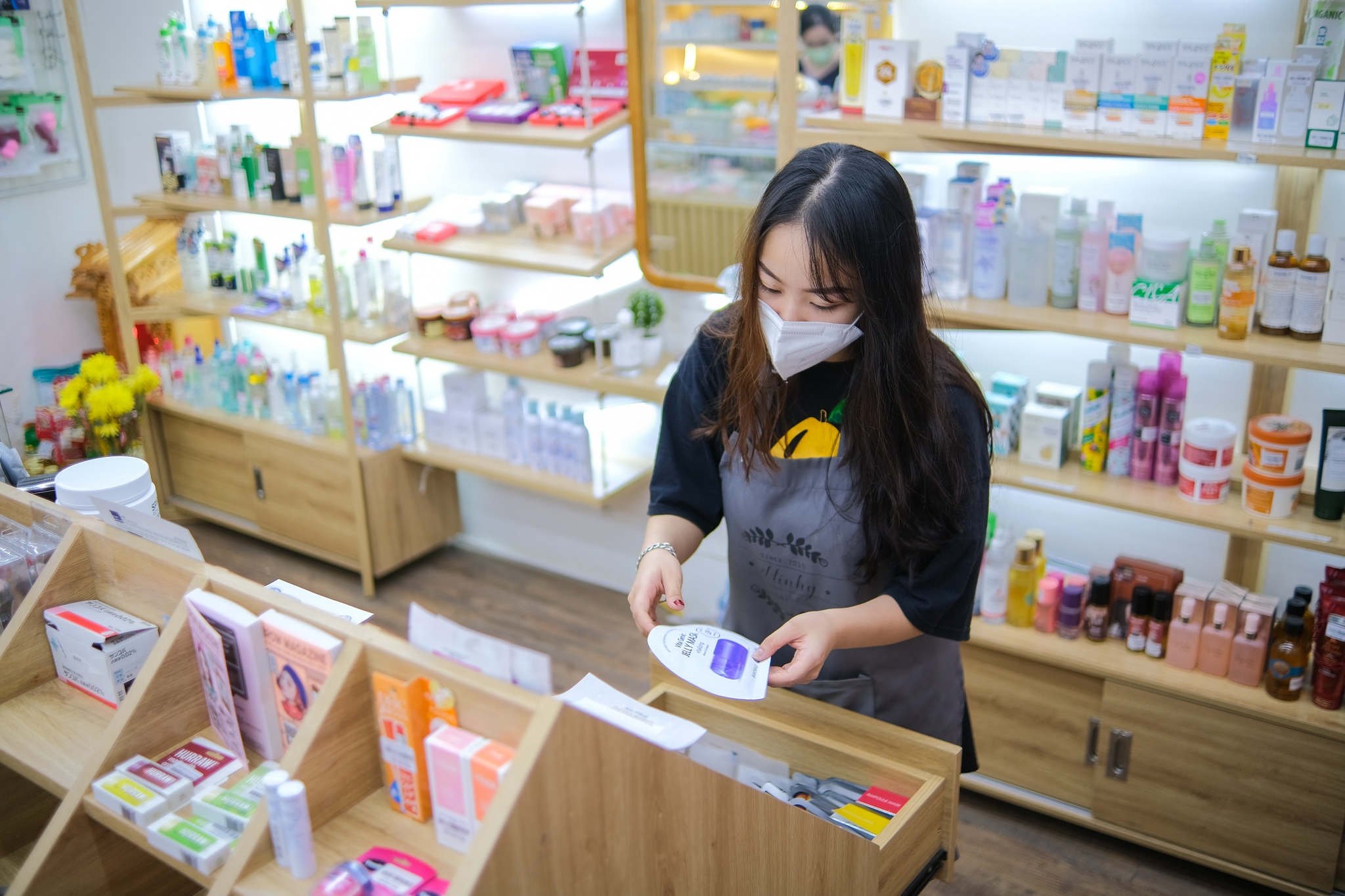 ha noi mo lai cua hang quan ao,  my pham anh 8