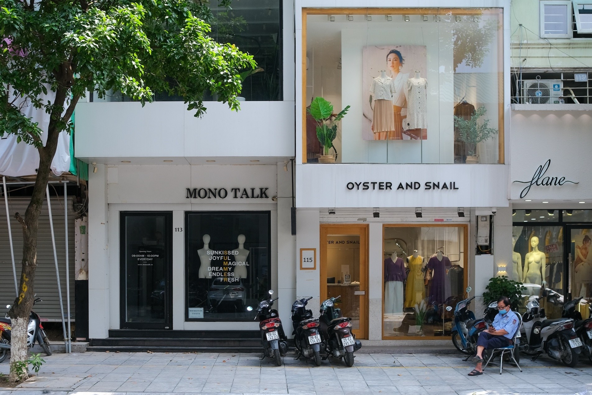 ha noi mo lai cua hang quan ao,  my pham anh 6