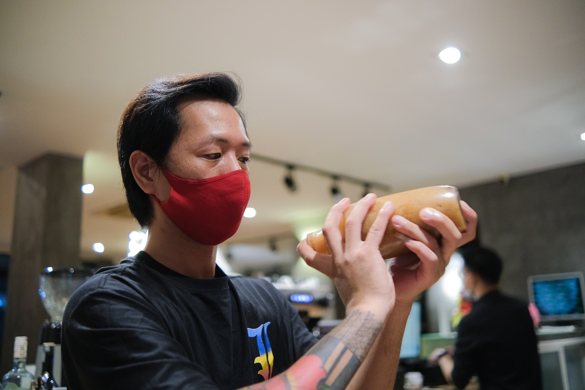 gioi tre Ha Noi di ca phe dem vao ngay dau tien anh 8