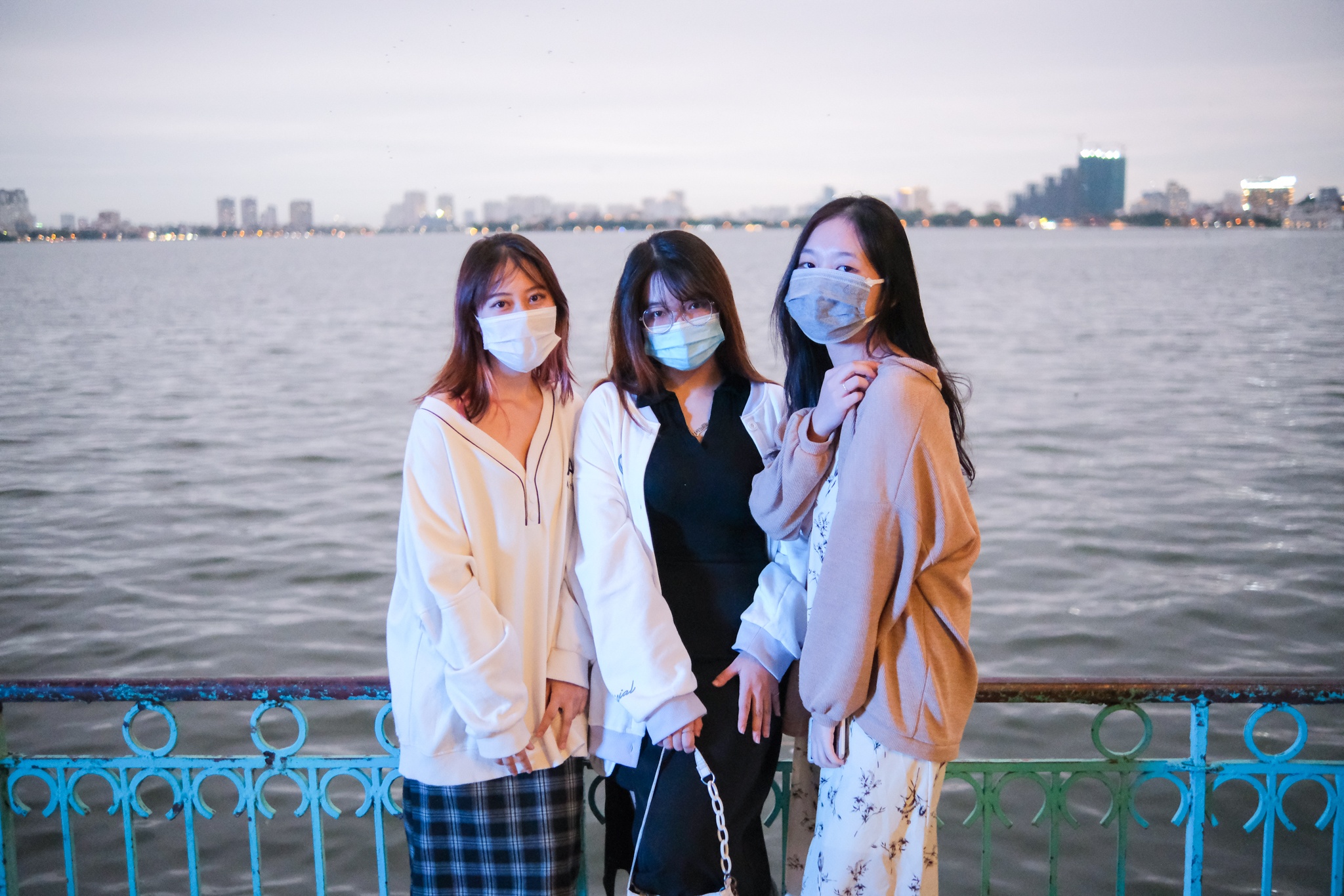 gioi tre check-in ho tay ngay ret dau mua anh 6