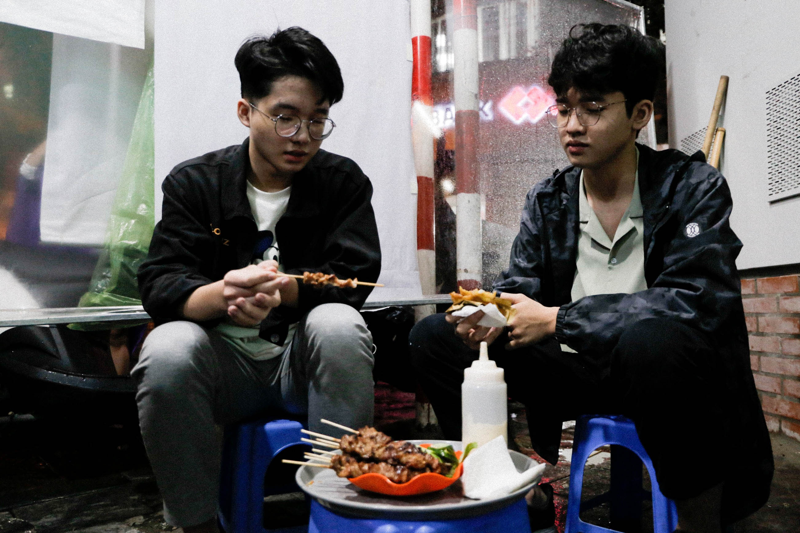 gioi tre xuong pho thuong thuc mon an mua lanh anh 4