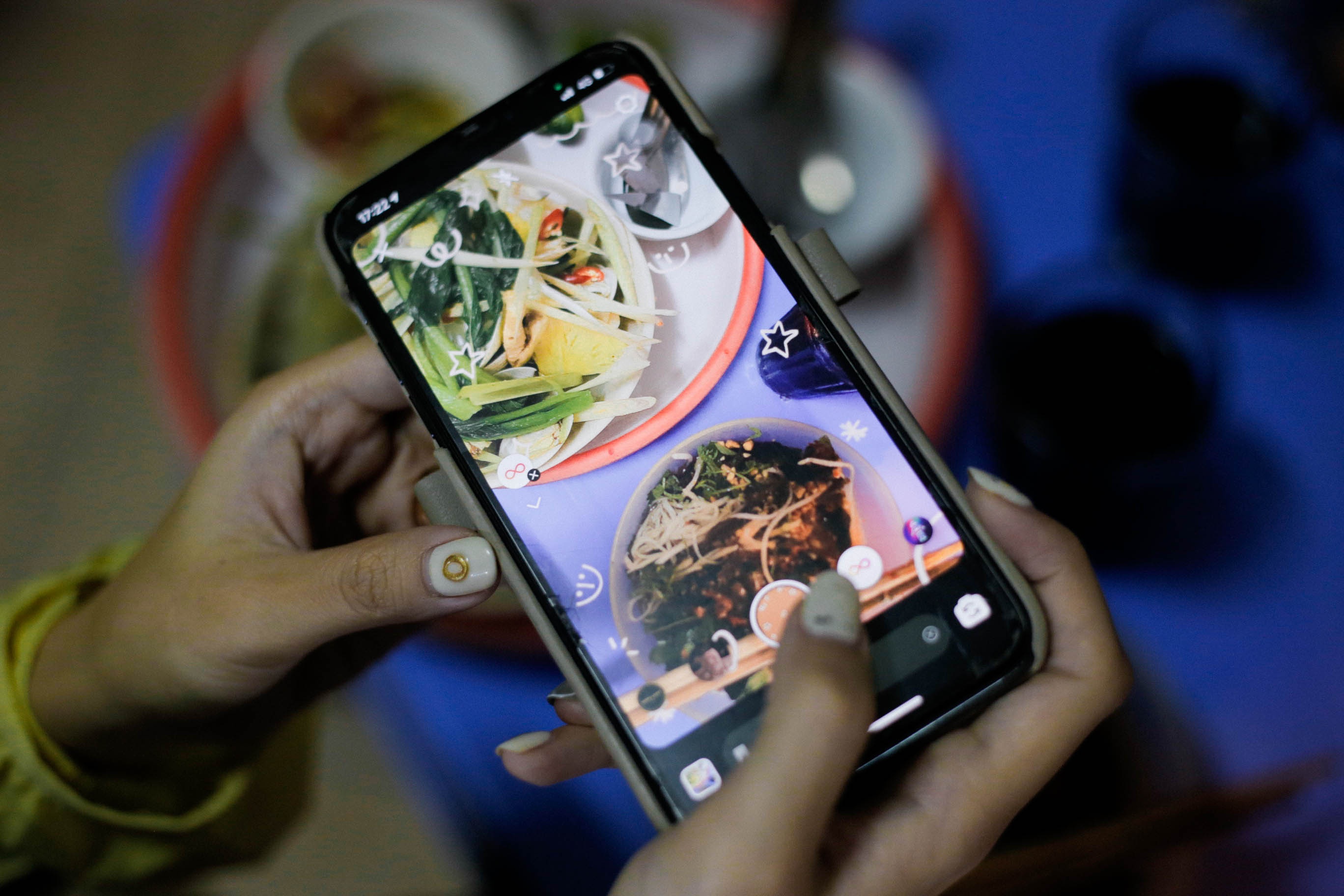 gioi tre xuong pho thuong thuc mon an mua lanh anh 8