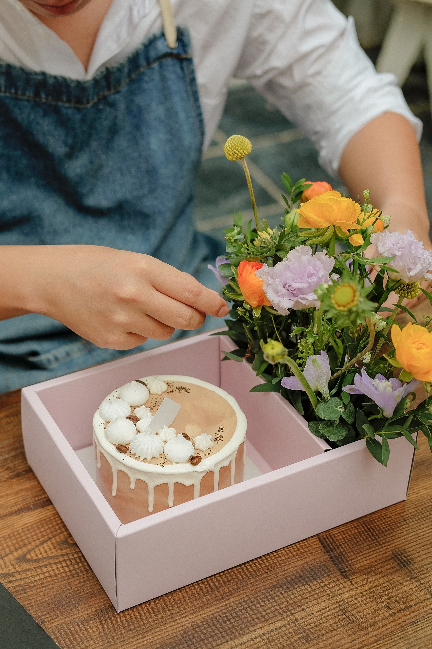 Bo hoa bang tien mat tri gia 200 trieu dong ngay 20/10 anh 6