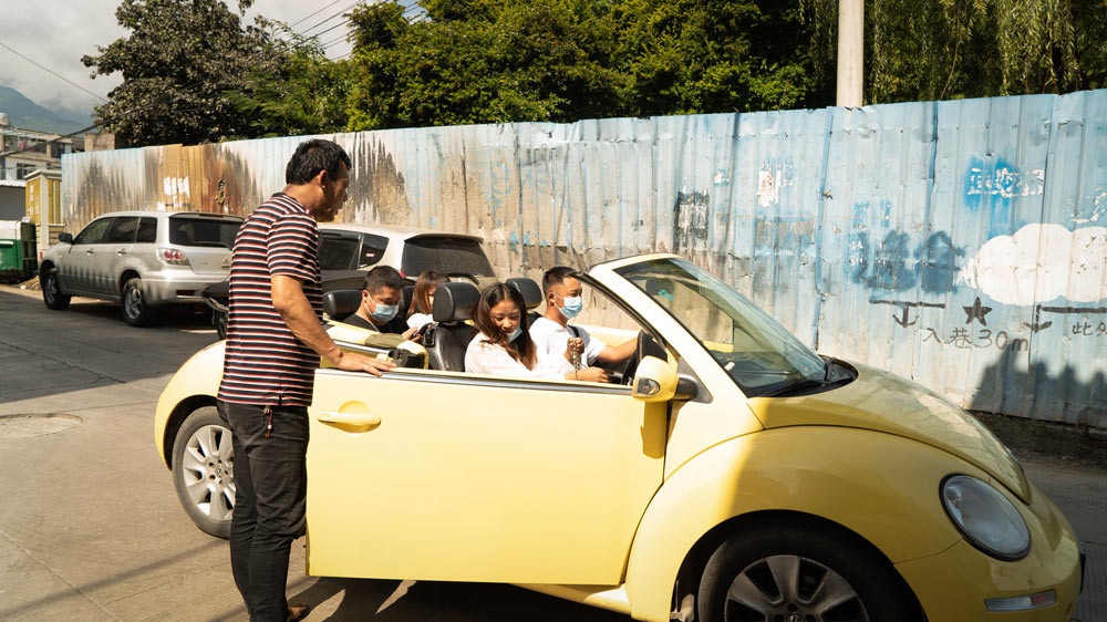 Trao luu thue sieu xe song ao khi di du lich anh 4