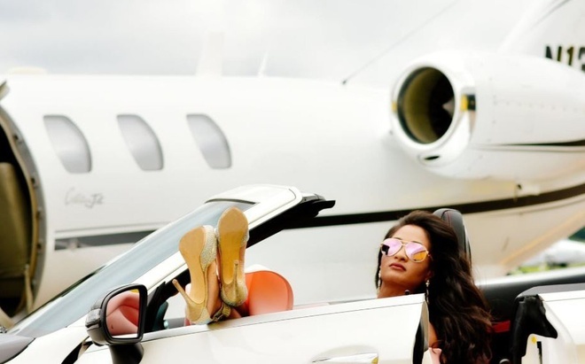 Hoi nhom doc quyen cua gioi sieu giau hinh anh