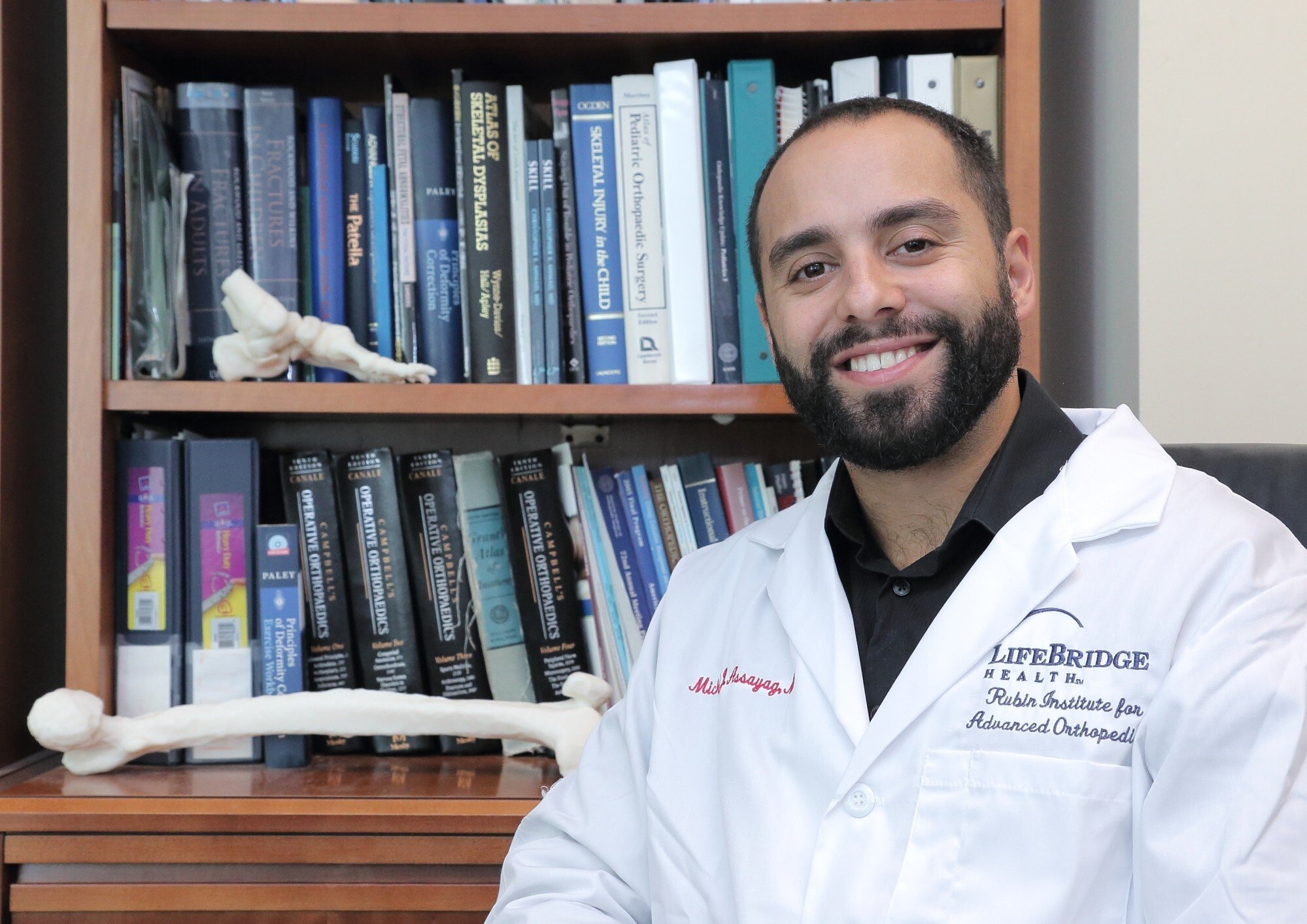 Chi 70.000 USD để phẫu thuật kéo dài chân ảnh 2 Chi 70.000 USD de phau thuat keo dai chan anh 2