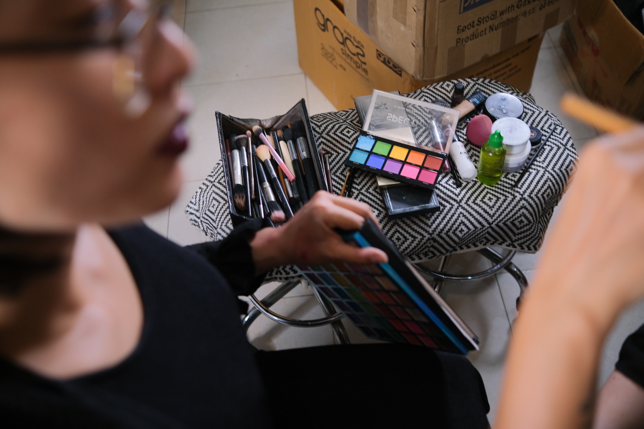 ngay ban ron cua tho trang diem dip Halloween anh 2