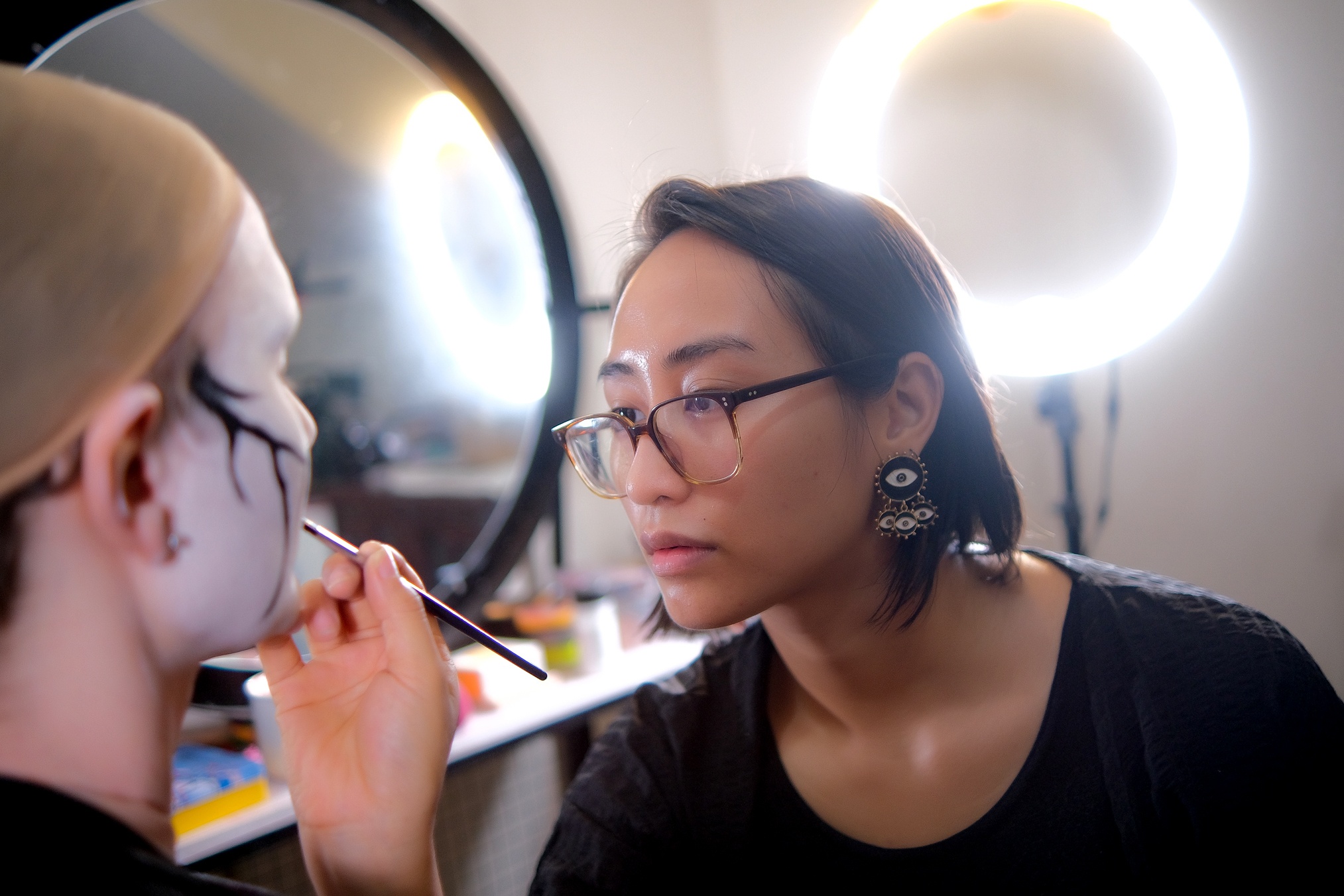 ngay ban ron cua tho trang diem dip Halloween anh 1