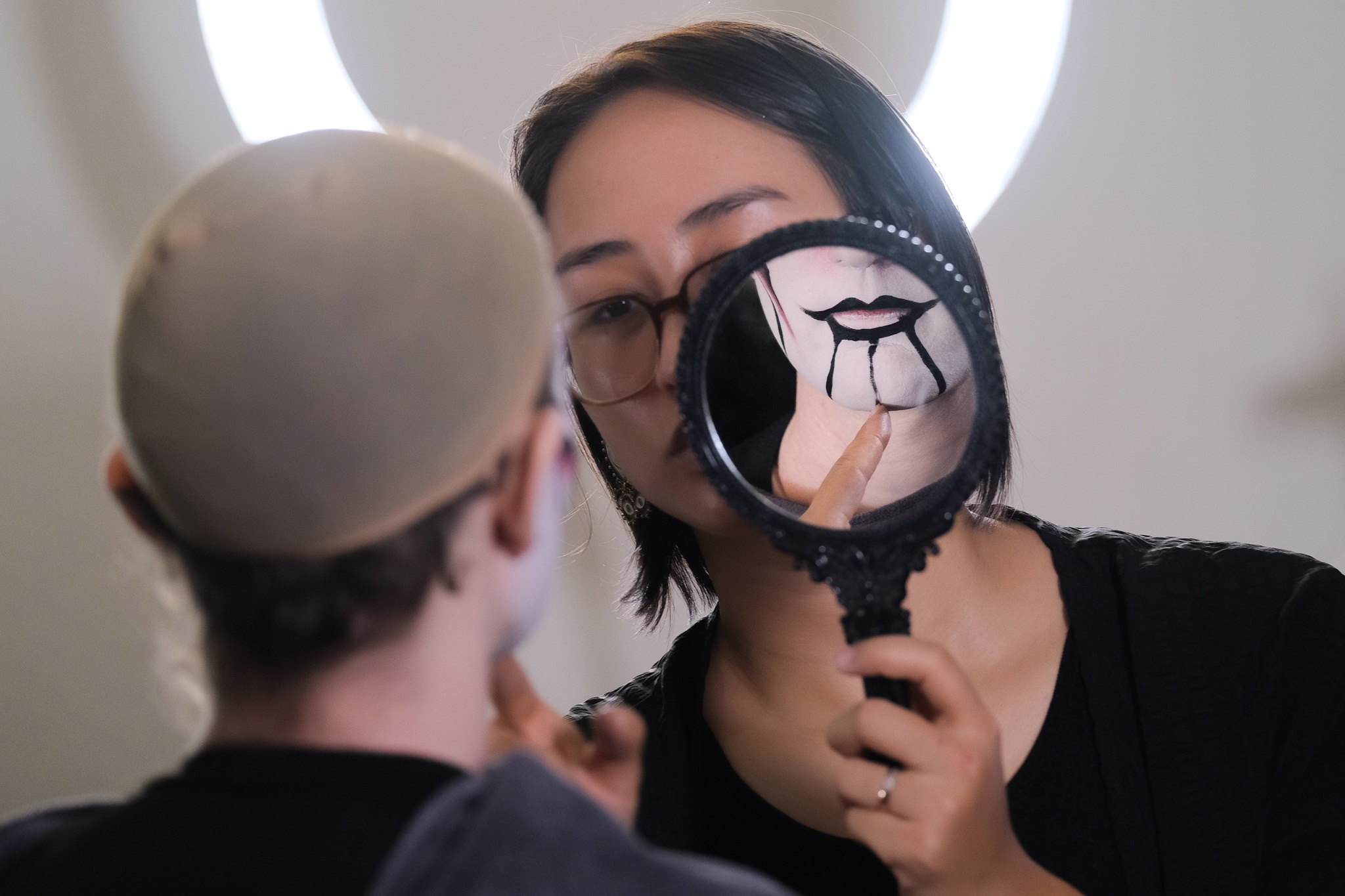 ngay ban ron cua tho trang diem dip Halloween anh 6