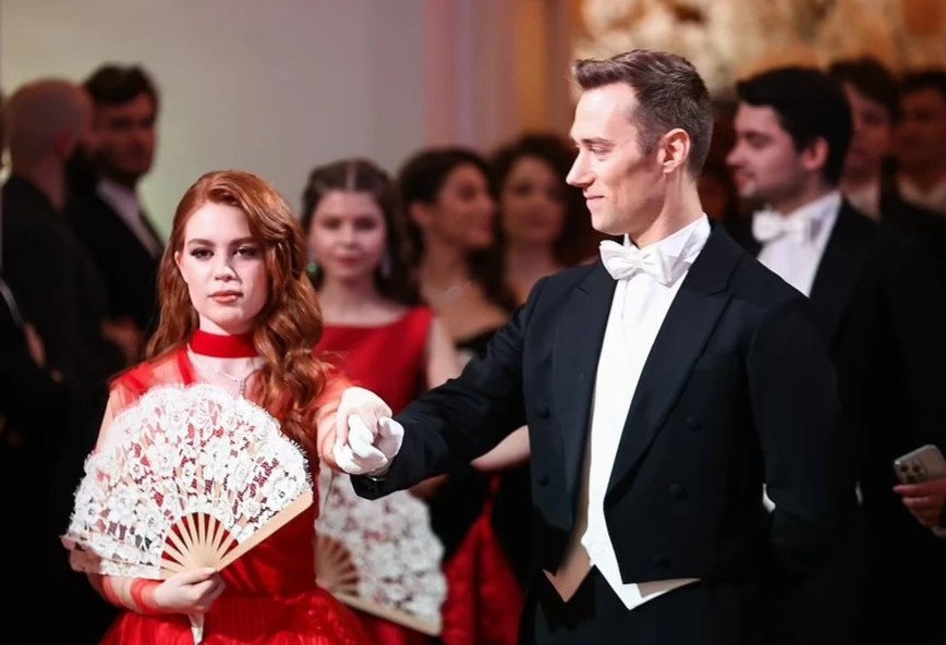 Da tiec truong thanh cua gioi rich kid Nga hinh anh