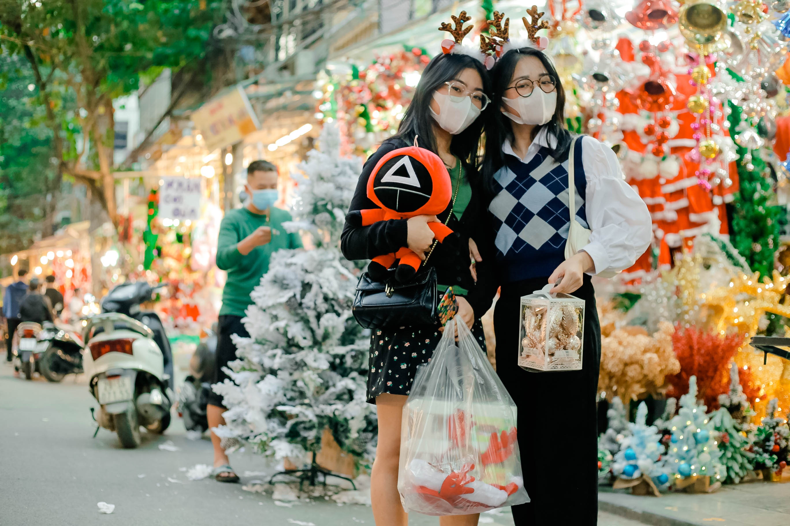 Gioi tre keo len Hang Ma check-in Noel som anh 9