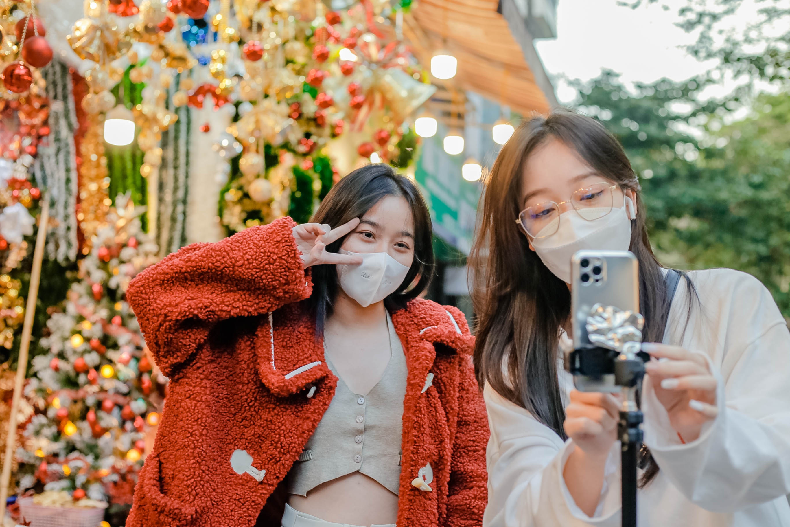 Gioi tre keo len Hang Ma check-in Noel som anh 8