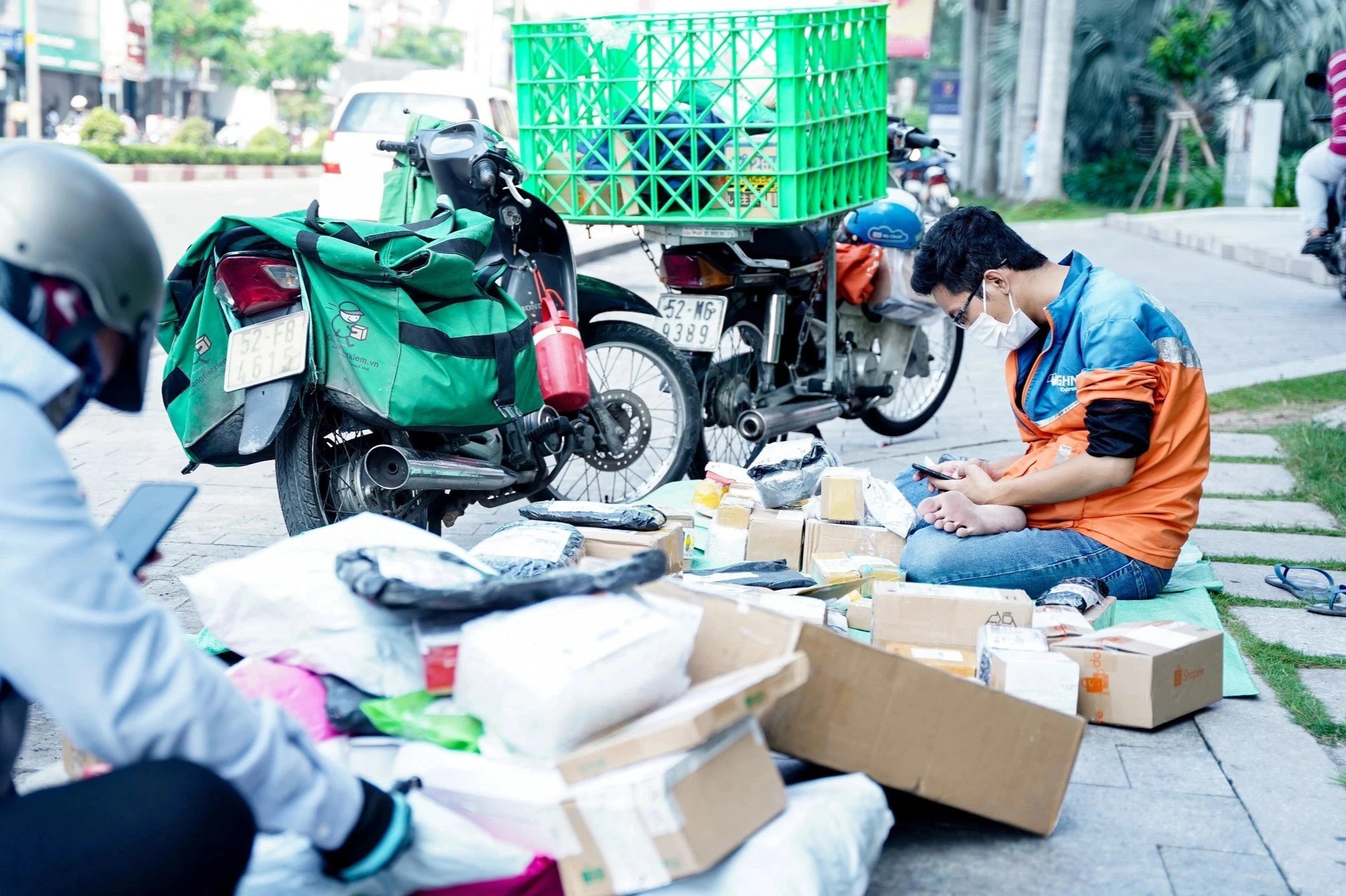 Chay tui sau 3 dot san sale cuoi nam hinh anh