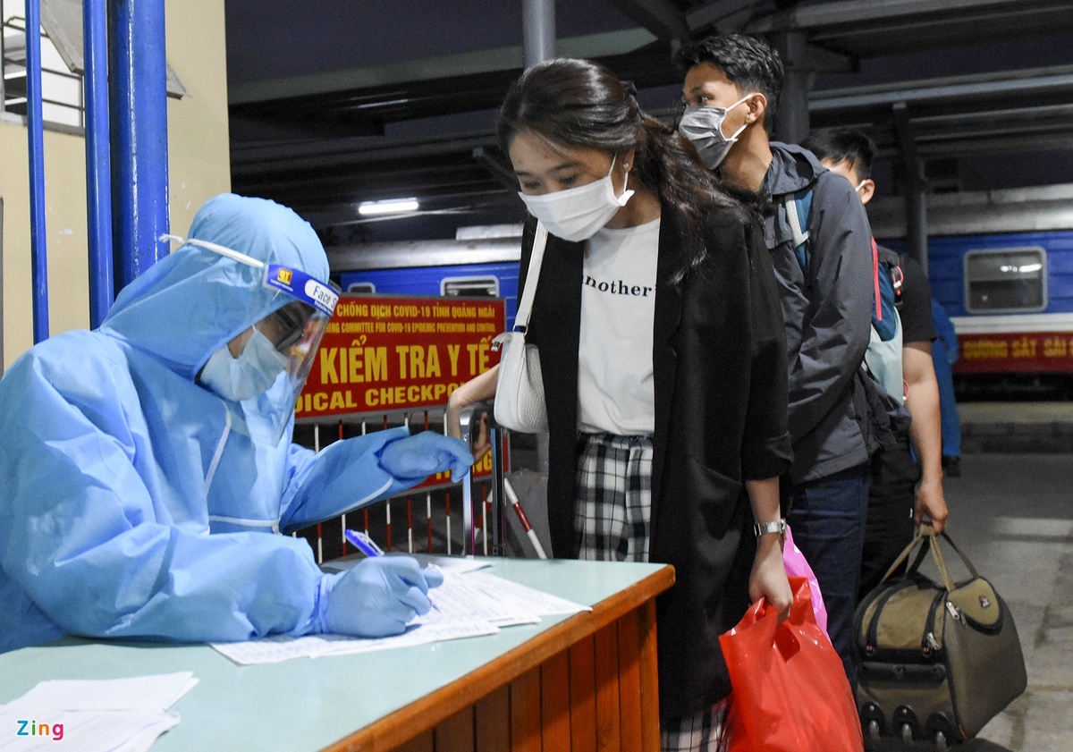 Nguoi tre ve que an Tet som anh 1