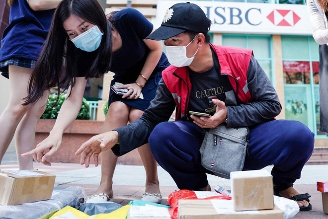 Lo lắng mỗi lần chờ hàng mua sắm online  ảnh 3 Lo lang moi lan cho hang mua sam online anh 3