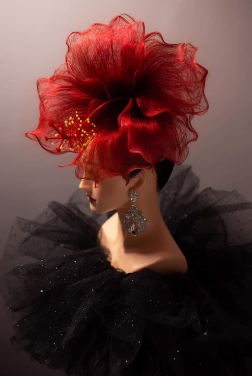 chang trai thiet ke toc thanh hinh hoa sen,  non la anh 9