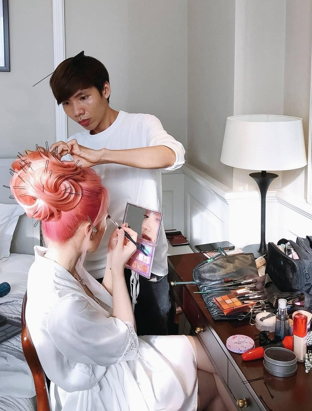 chang trai thiet ke toc thanh hinh hoa sen,  non la anh 4