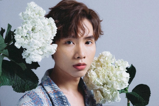 chang trai thiet ke toc thanh hinh hoa sen,  non la anh 3