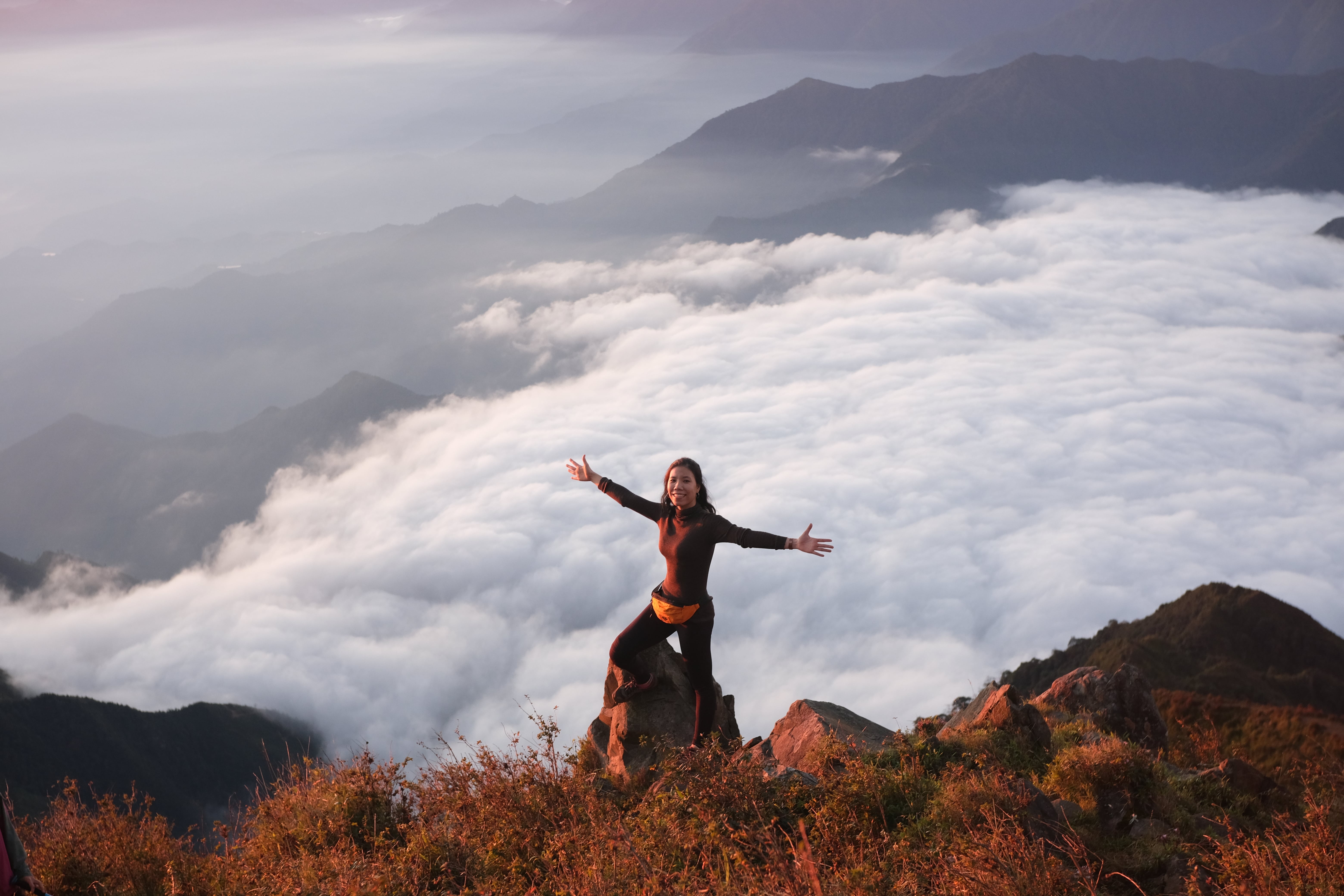 Nguoi tre di trekking xa stress sau dich anh 4