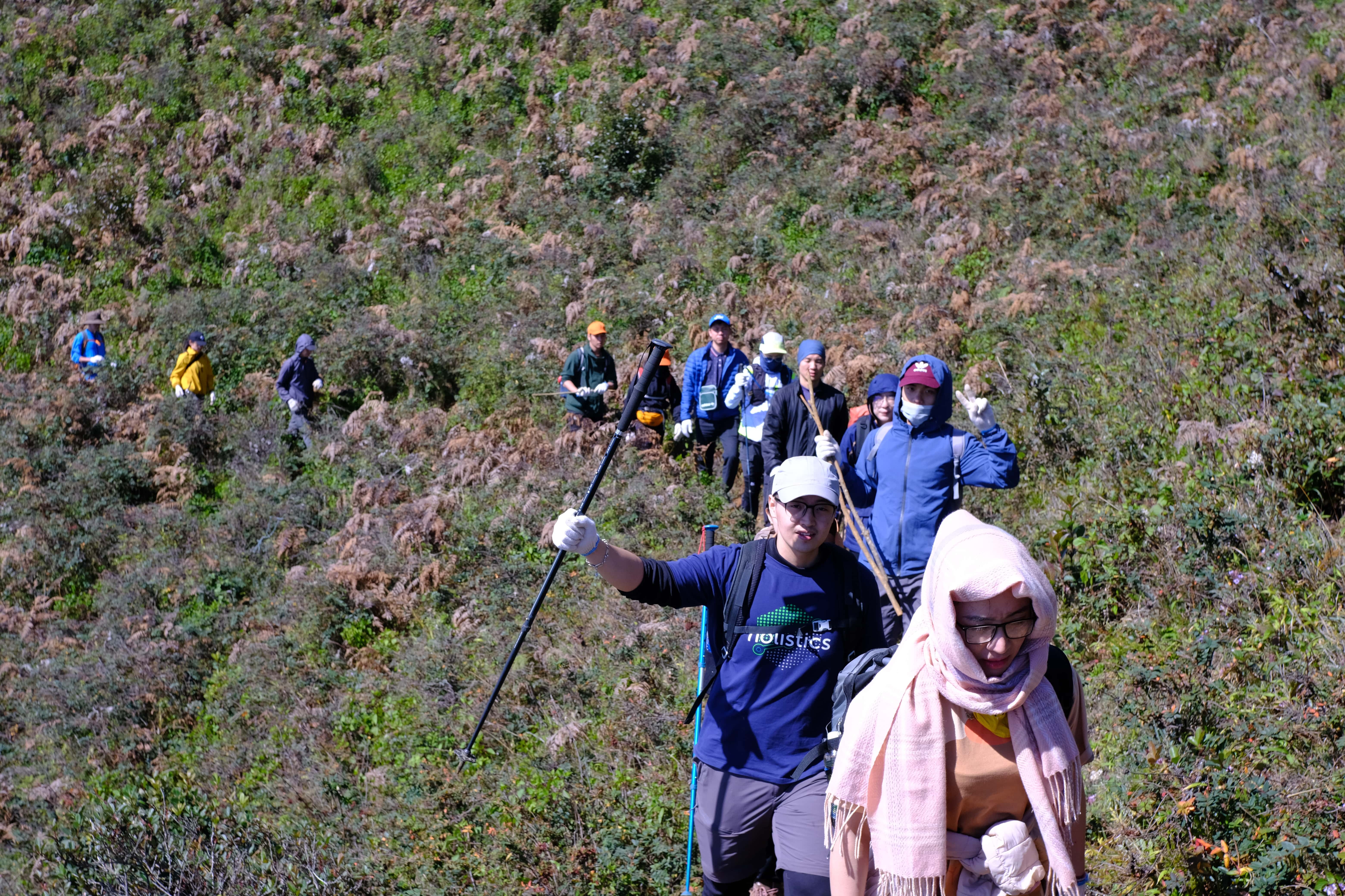 Nguoi tre di trekking xa stress sau dich anh 7