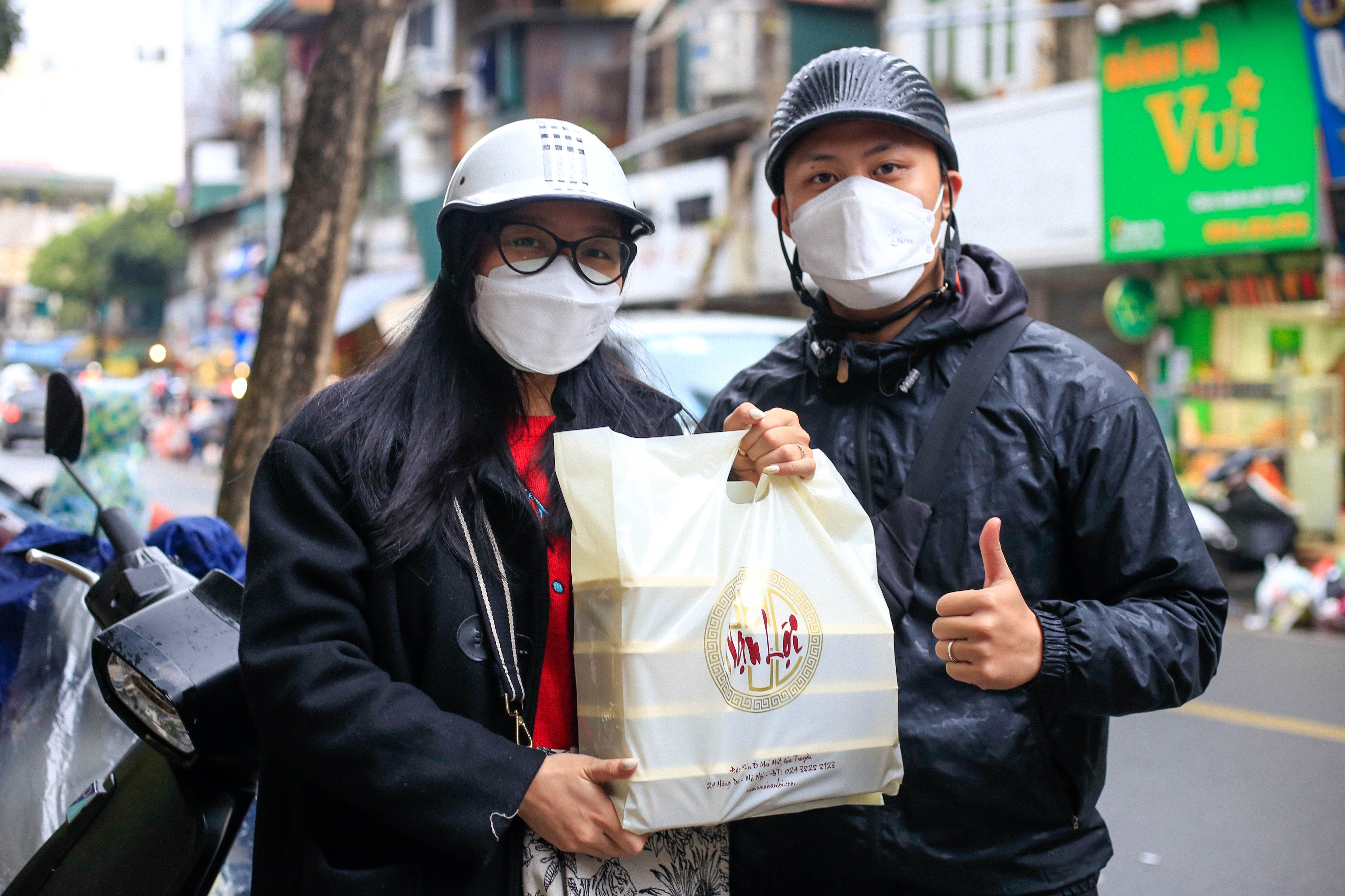 Nguoi dan Ha Noi doi mua ret di sam Tet anh 7