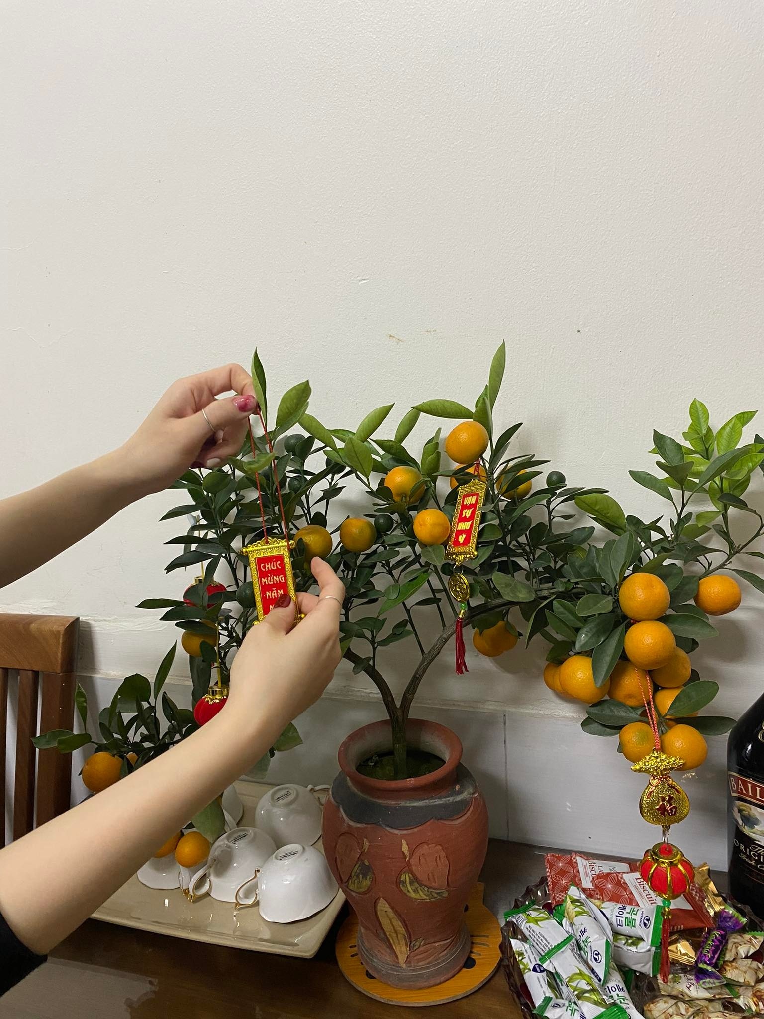 Met moi vi don dep nha den dem giao thua anh 7