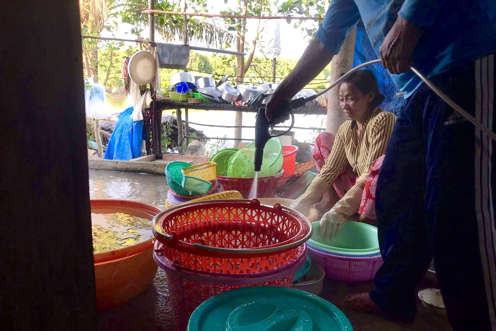 Met moi vi don dep nha den dem giao thua anh 4