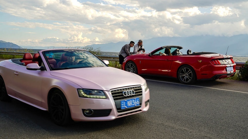 Dan ong Trung Quoc thue xe sang ve que don Tet anh 2