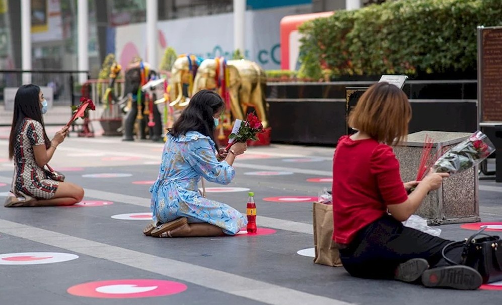 Vua cau tinh duyen vua 'quet' app hen ho o Thai Lan hinh anh