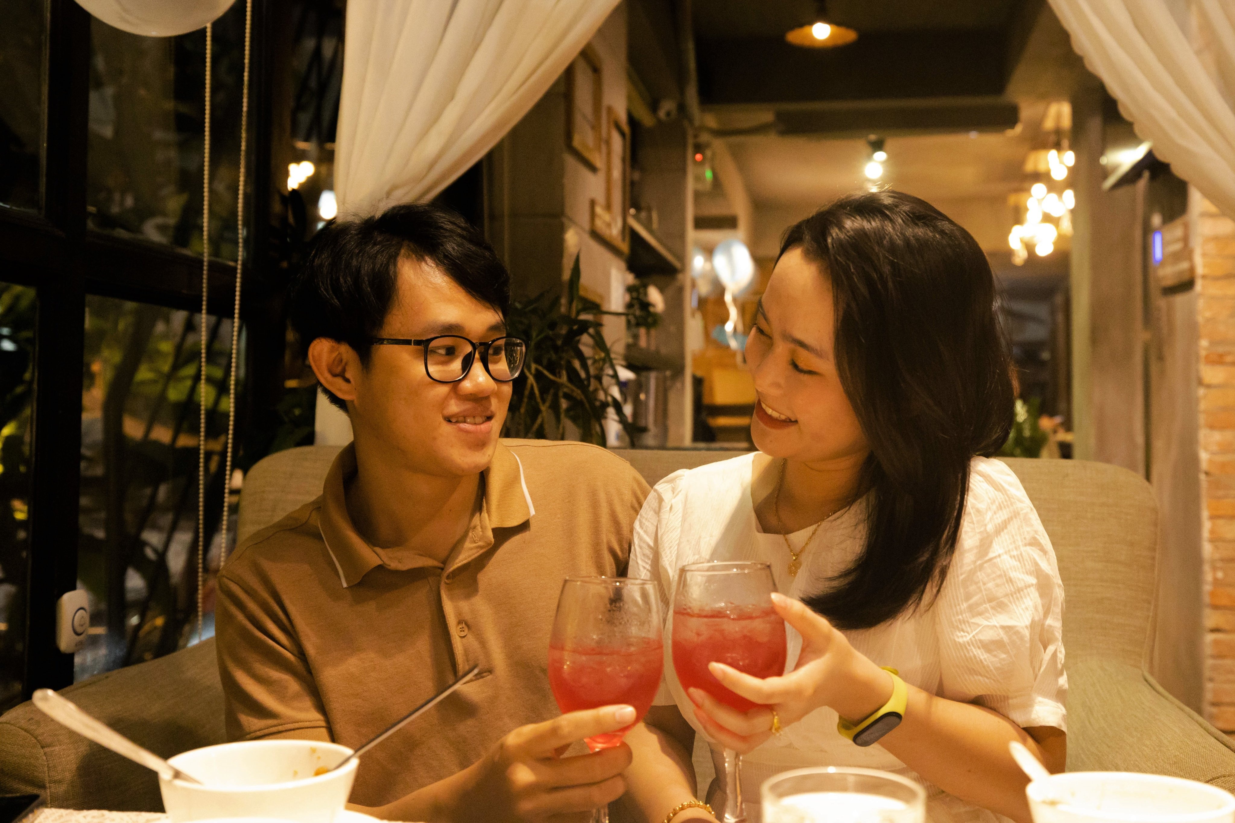 Ca phe tai Ha Noi,  TP.HCM hoat dong het cong suat vao Valentineb anh 3