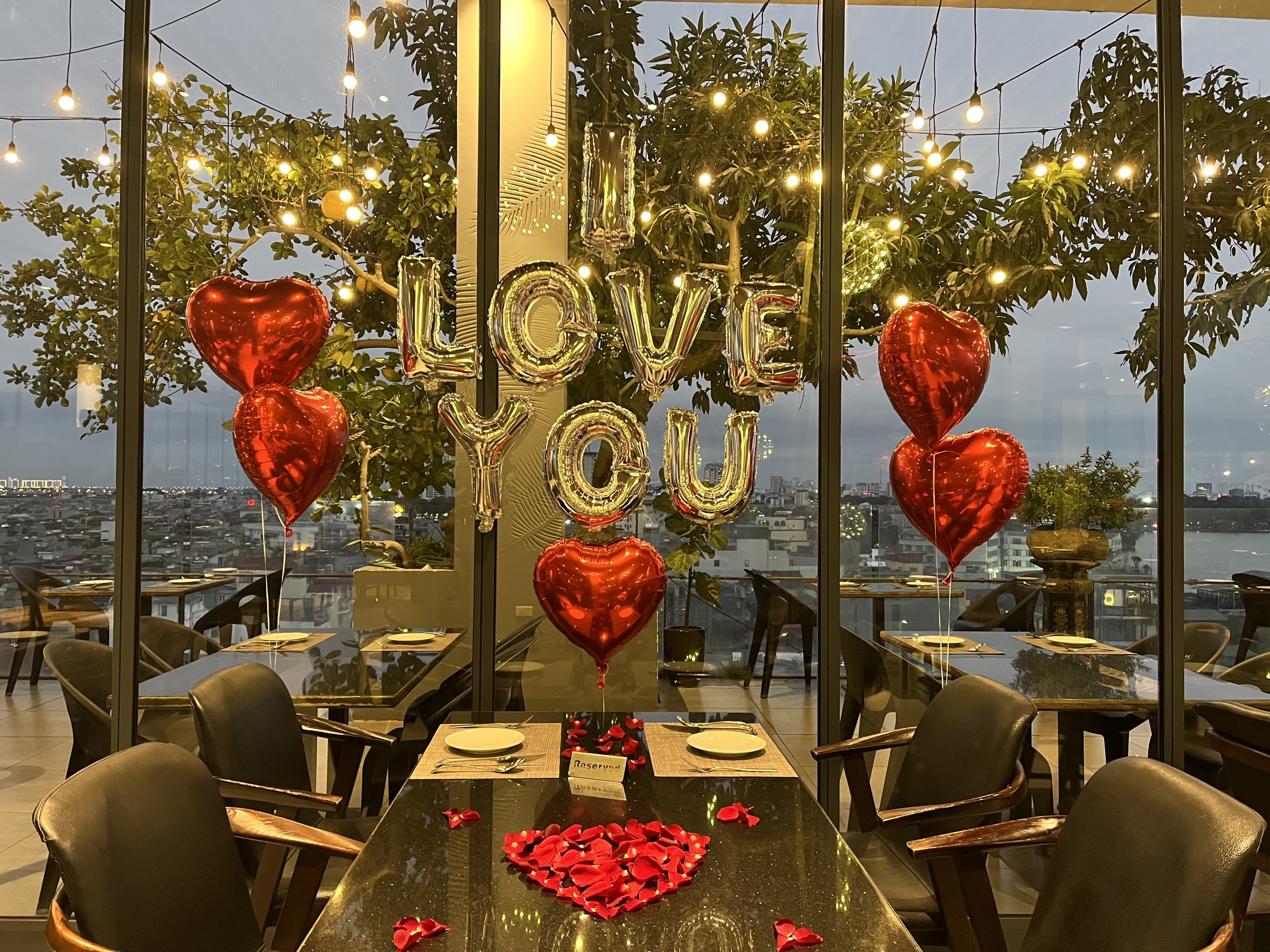 Ca phe tai Ha Noi,  TP.HCM hoat dong het cong suat vao Valentineb anh 10