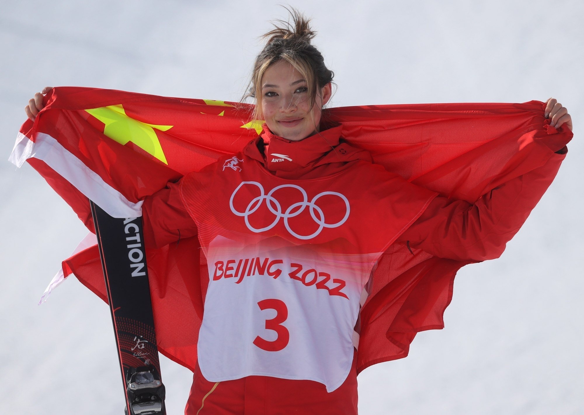 Truot tuyet len ngoi o Trung Quoc nho hieu ung Eileen Gu anh 1