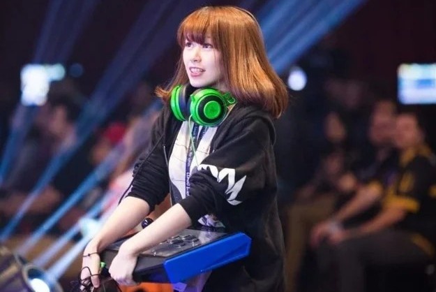 Nu game thu Nhat Ban bi sa thai vi che dan ong cao duoi 1,7 m hinh anh